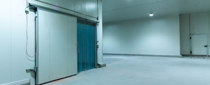 Walk in cooler floor